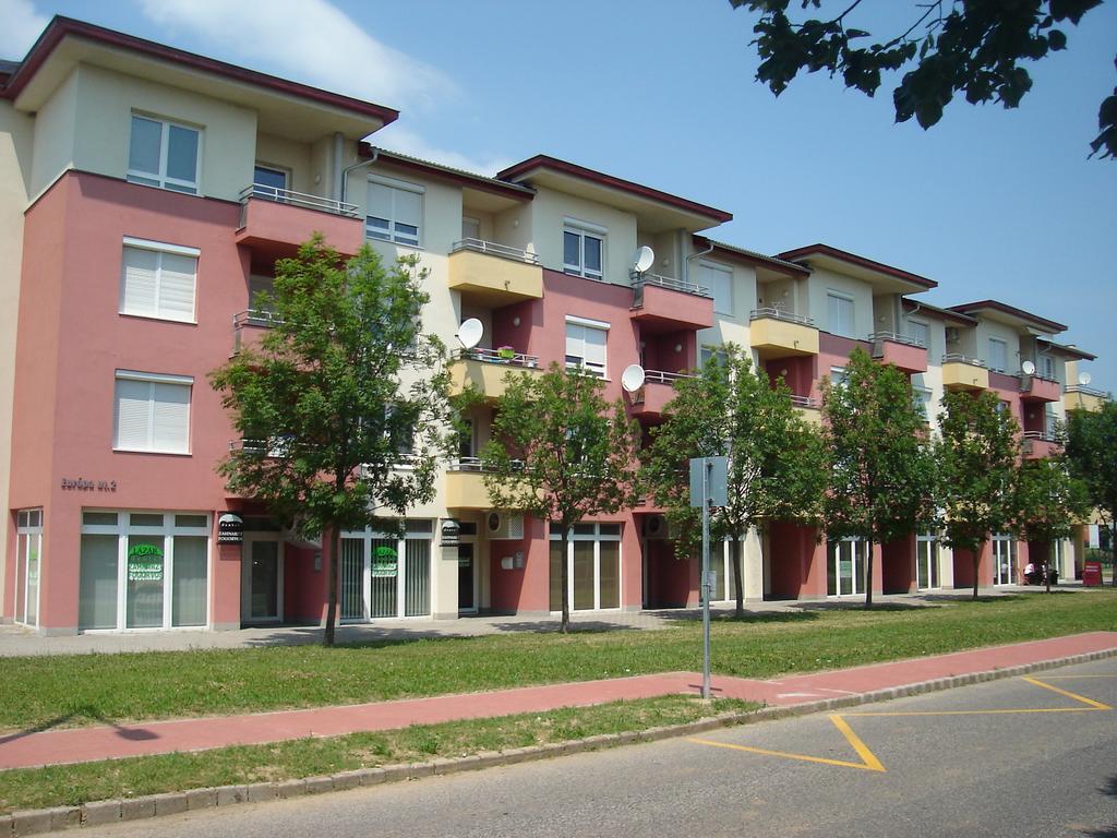 Csabai Apartman Бюк Номер фото